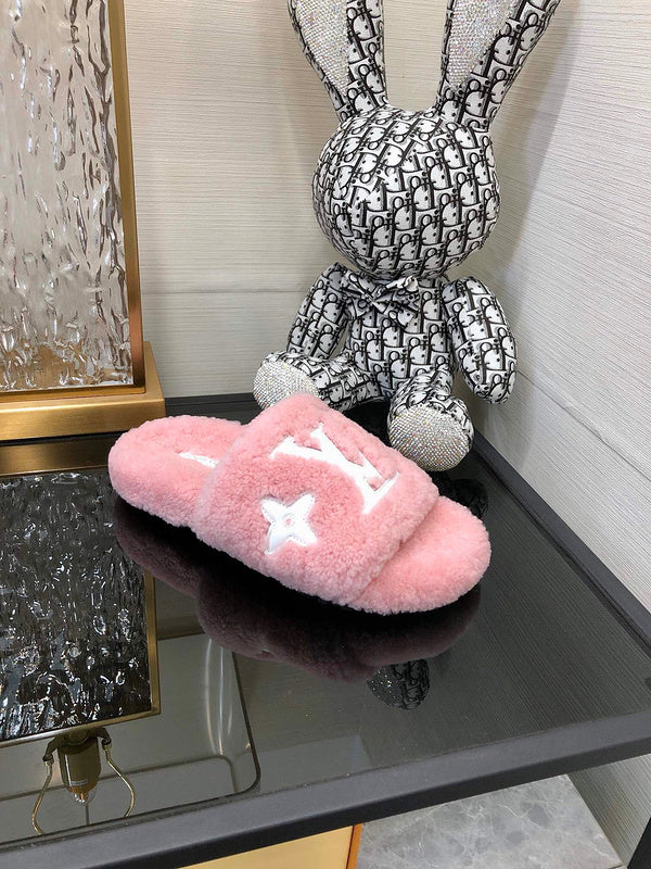Louis Vuitton shoes Style 324 - side profile detail (alternate angle)