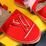 Texture and finish detail of Louis Vuitton luxury piece style No.094