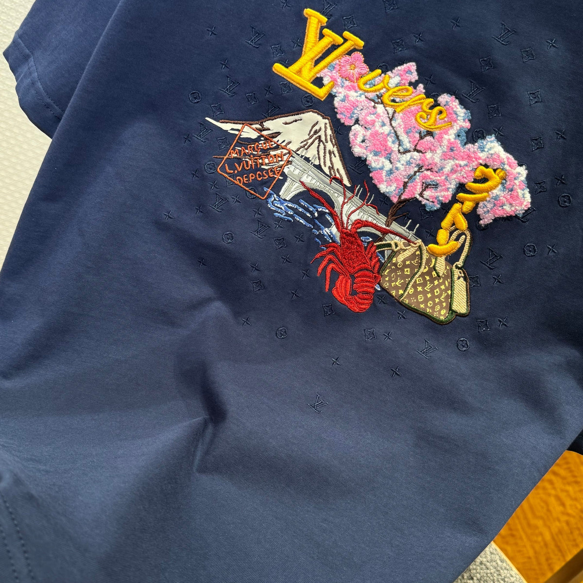 Louis Vuitton T-Shirts- Louis Vuitton Lou T-shirt Premium Designer Cotton T-Shirt