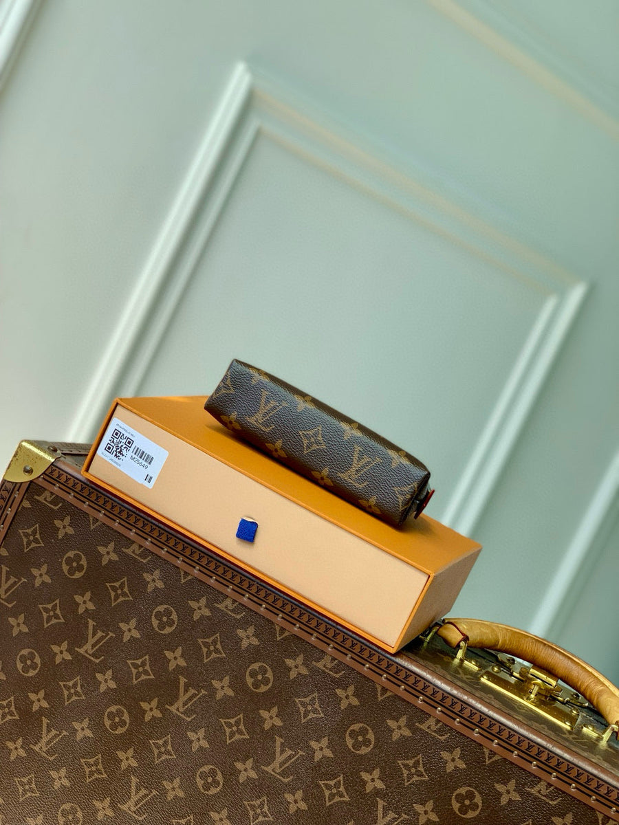 Velouxe Bags?  Velouxe Lou Lipstick Pouch Luxury Designer Leather Handbag