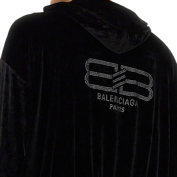 Close-up of Balenciaga jerseys & knitwear hardware and fine stitching