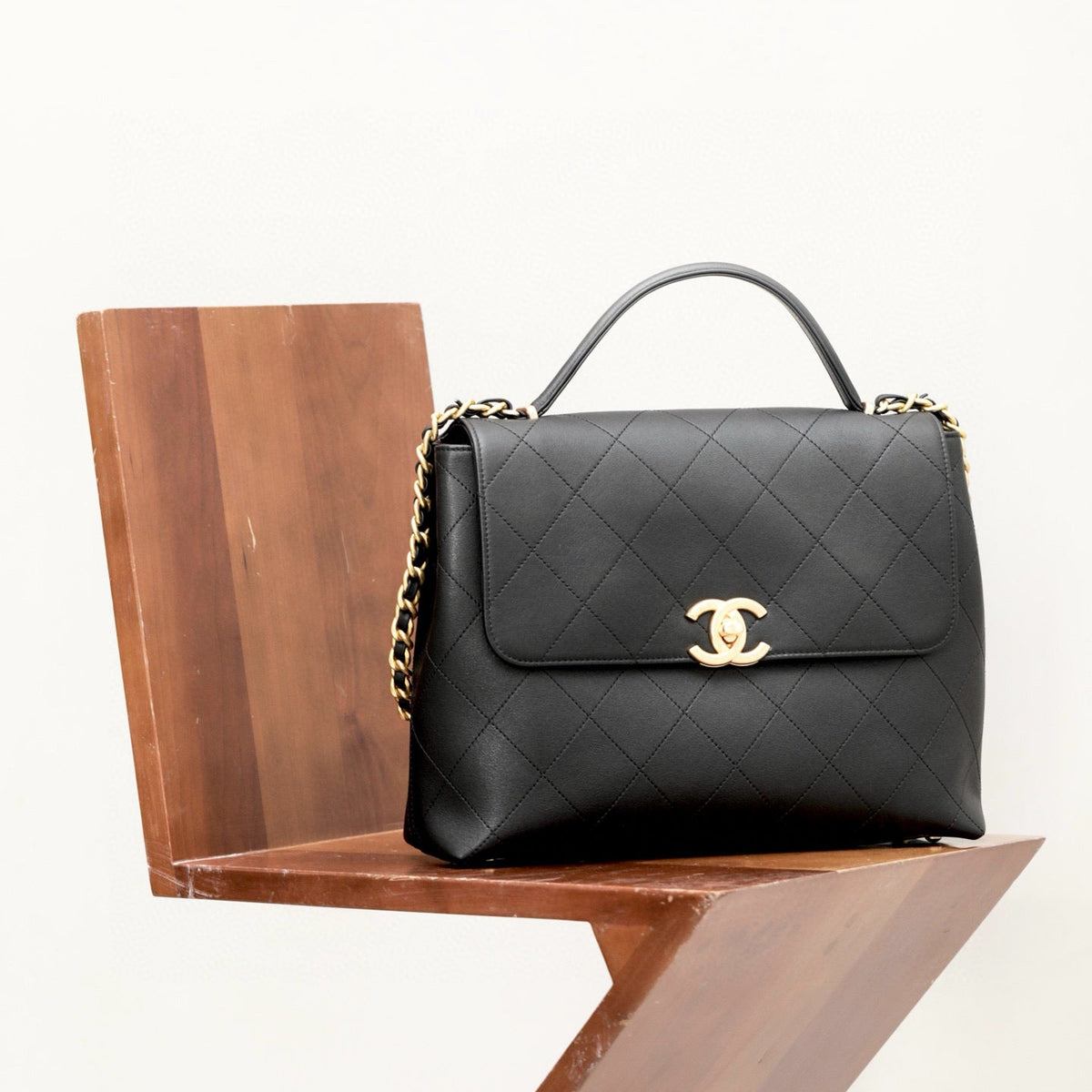 Front view of Chanel 25S Medium Bag premium bag