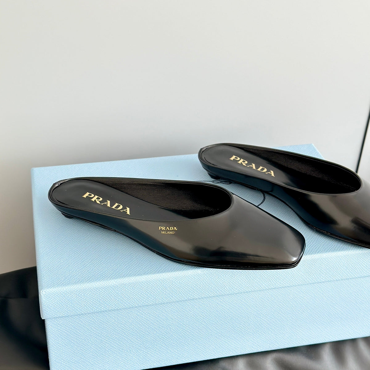 Accessories- Pd Mules Luxury Designer Fashion Accessory