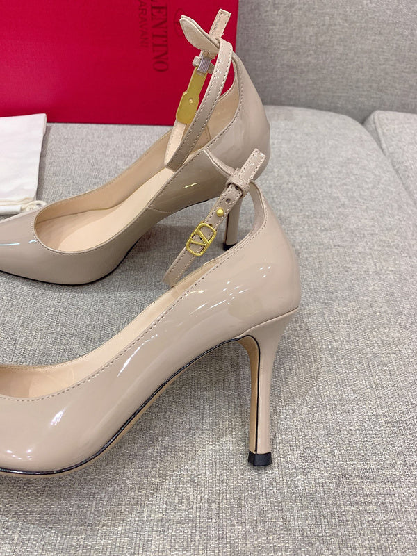 Styling view of Valentino Garavani luxury piece style No.227