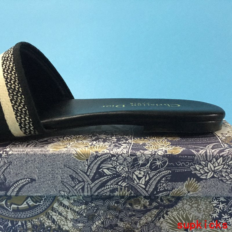 Dior shoes Style 033 - interior and comfort detail