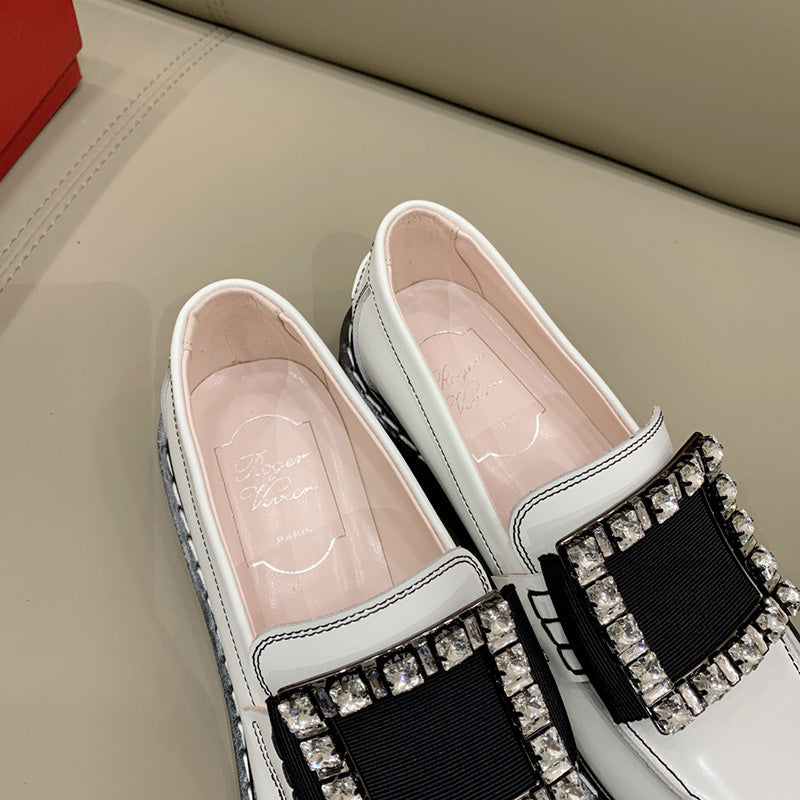 Close-up detail view of Roger Vivier luxury piece style No.075