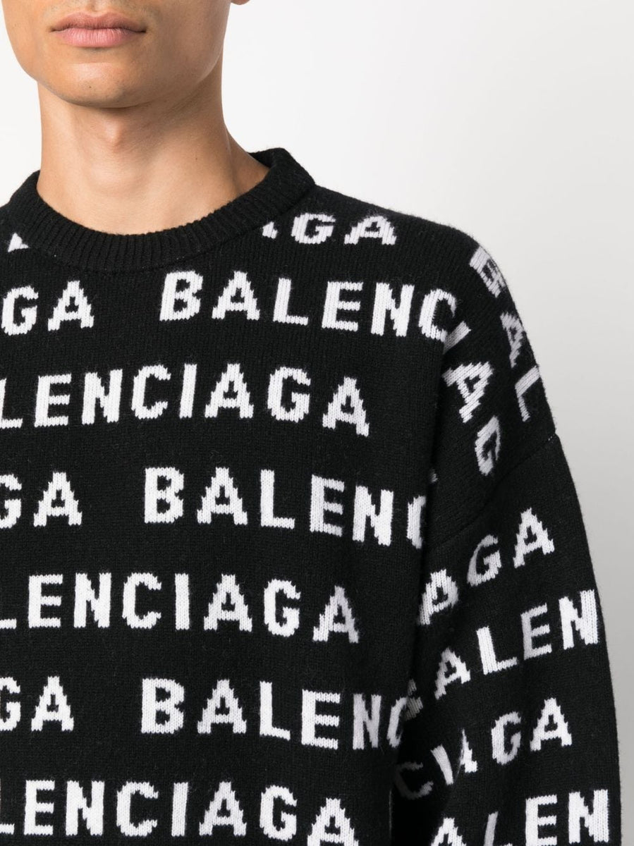 Close-up of Balenciaga jerseys & knitwear hardware and fine stitching