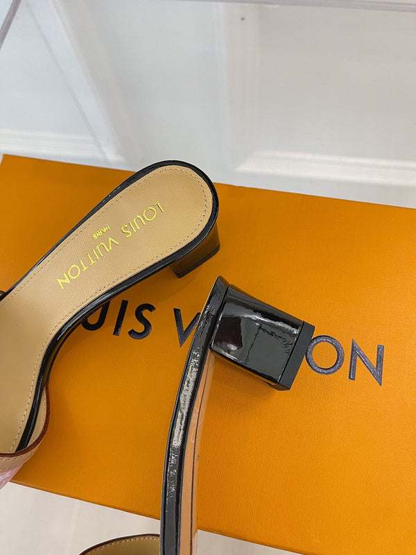 Louis Vuitton shoes Style 412 - back heel detail (alternate angle)