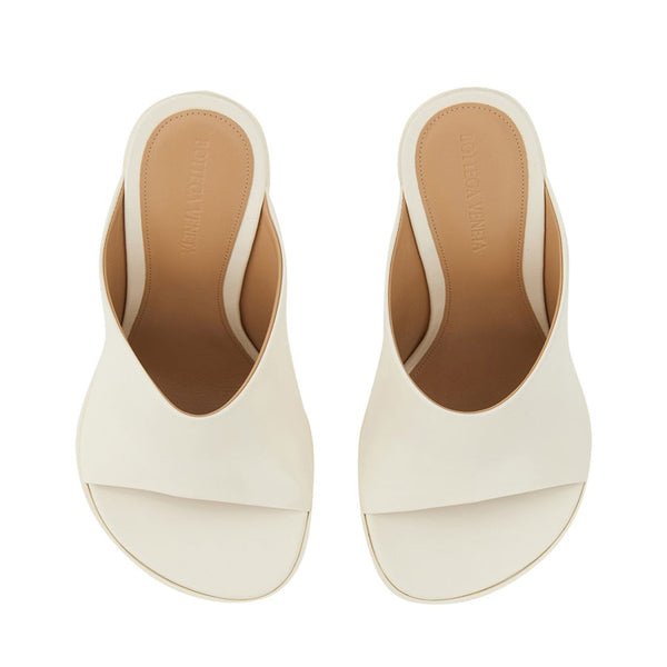 Bottega Veneta pumps luxury designer piece front view