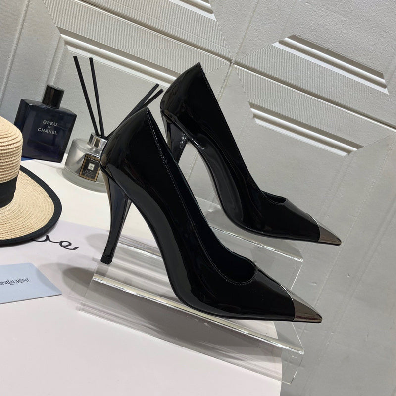 Styling view of Saint Laurent luxury piece style No.097