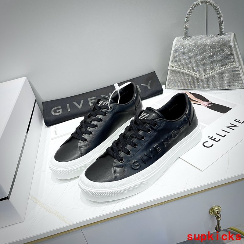 Givenchy shoes Style 062 - sole and craftsmanship detail