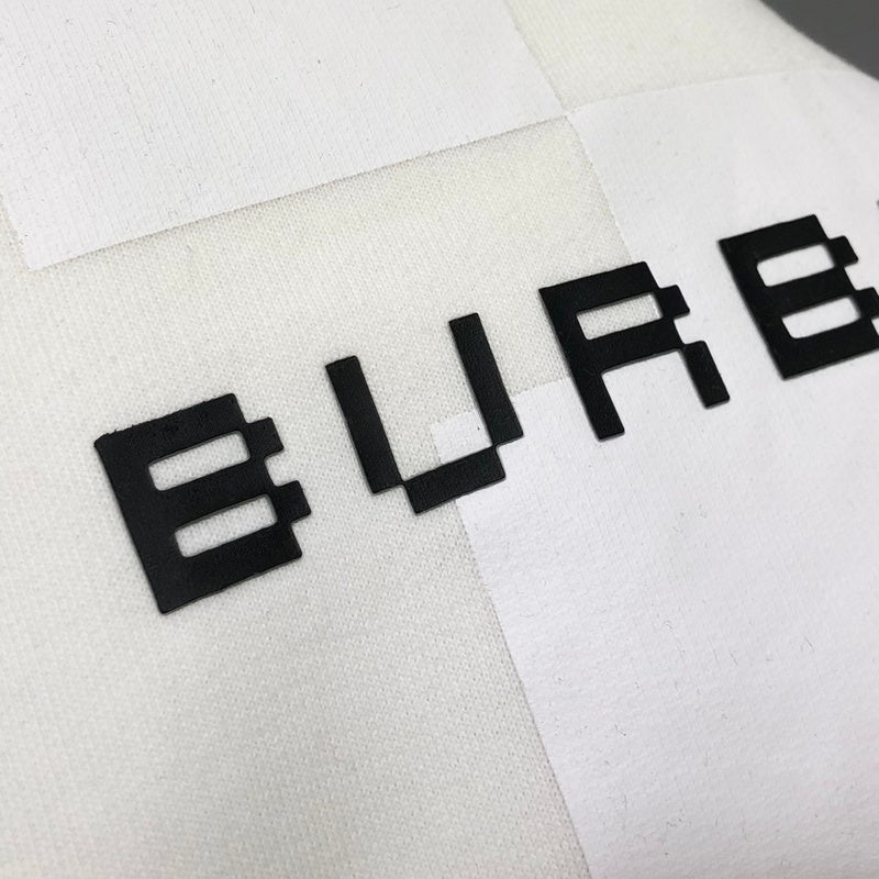 Styling view of Burberry luxury piece style No.022