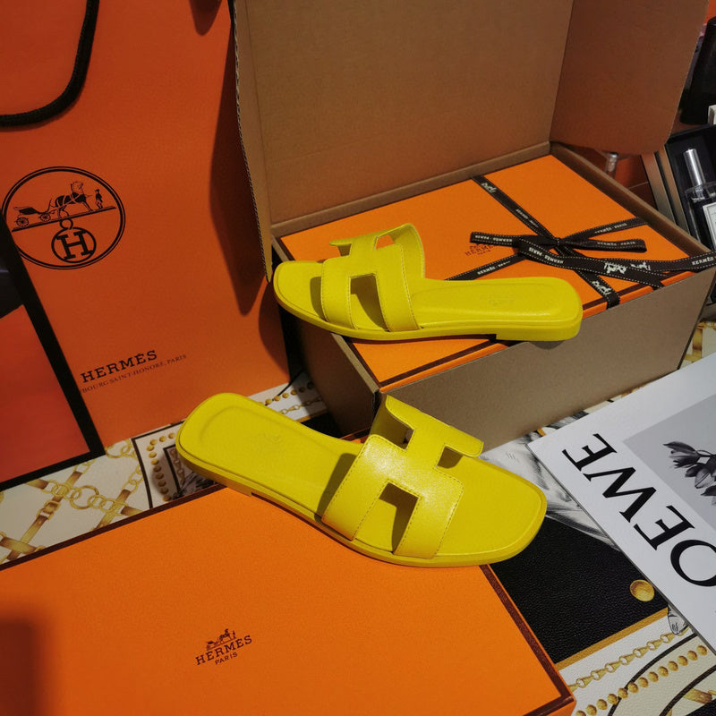 Hermes sandals Style 062 - angled studio shot