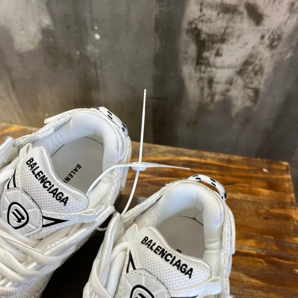 Balenciaga shoes Style 060 - close-up of handcrafted italian detailing