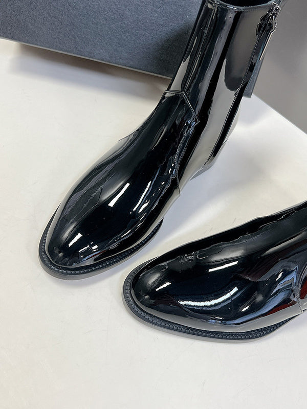 Full silhouette view of Saint Laurent luxury piece style No.038