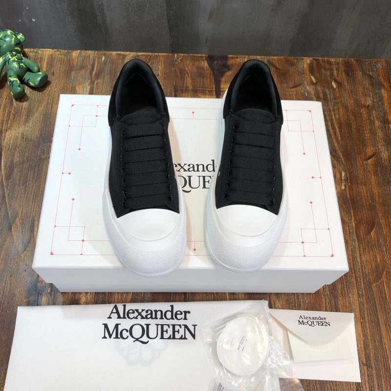 Alexander McQueen Nude Low-Top Sneakers - Heel Detail View