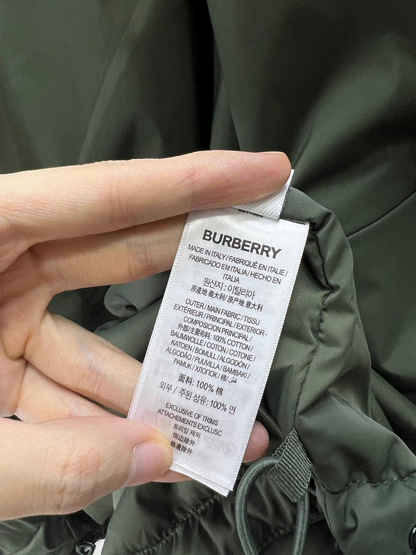 Styling view of Burberry luxury piece style No.555