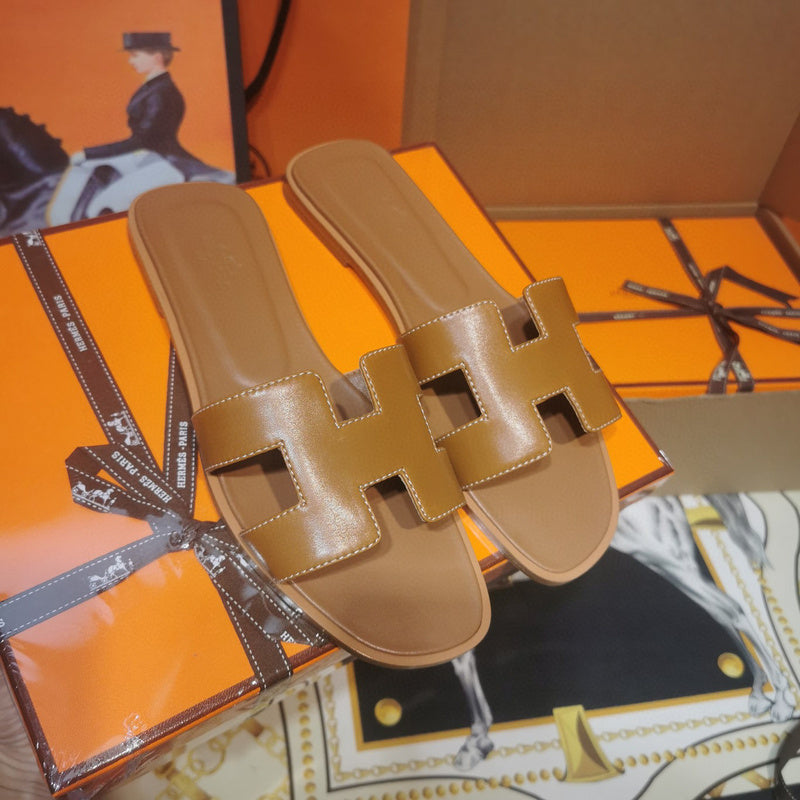 Hermes sandals Style 037 - sole and craftsmanship detail