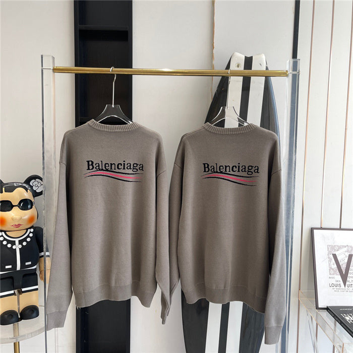 Styling view of Balenciaga luxury piece style No.450