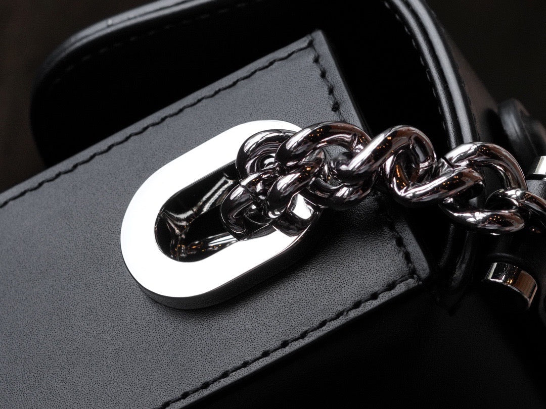 Gucci Wallets- Gucci Petite Mini Shoulder Bag Elegant Everyday Leather Wallet