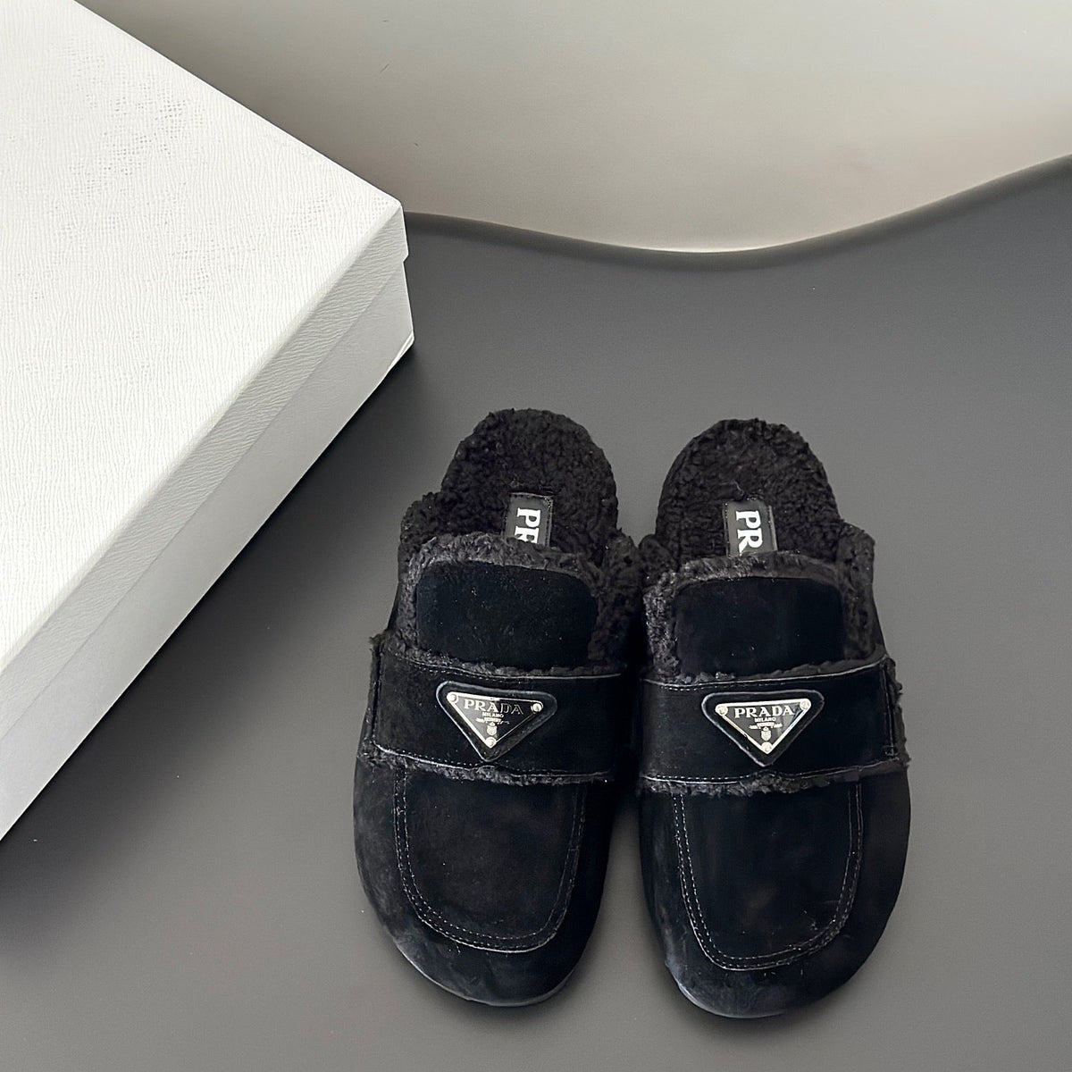 Accessories- Pd Shearling Slippers Luxury Designer Fashion Accessory