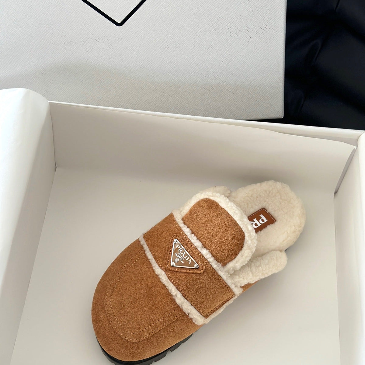 Accessories- Pd Shearling Slippers Luxury Designer Fashion Accessory