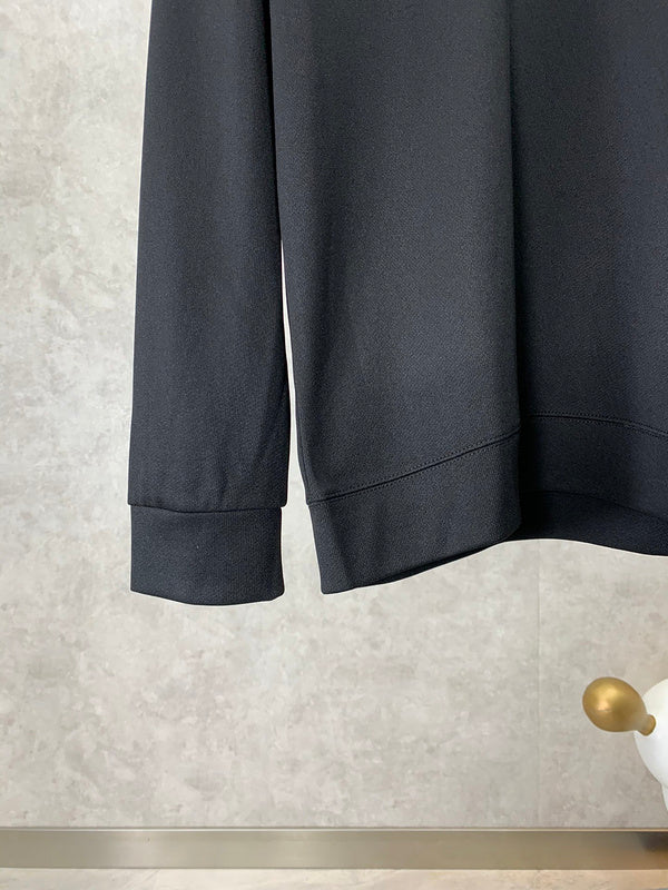 Styling view of Burberry luxury piece style No.003