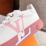 Texture and finish detail of Louis Vuitton luxury piece style No.179