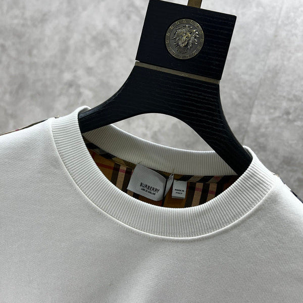 Back view of Burberry luxury piece style No.526