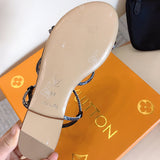 Side profile view of Louis Vuitton luxury piece style No.006