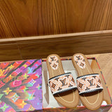 Front view of Louis Vuitton luxury piece style No.064