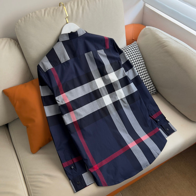 Styling view of Burberry luxury piece style No.069