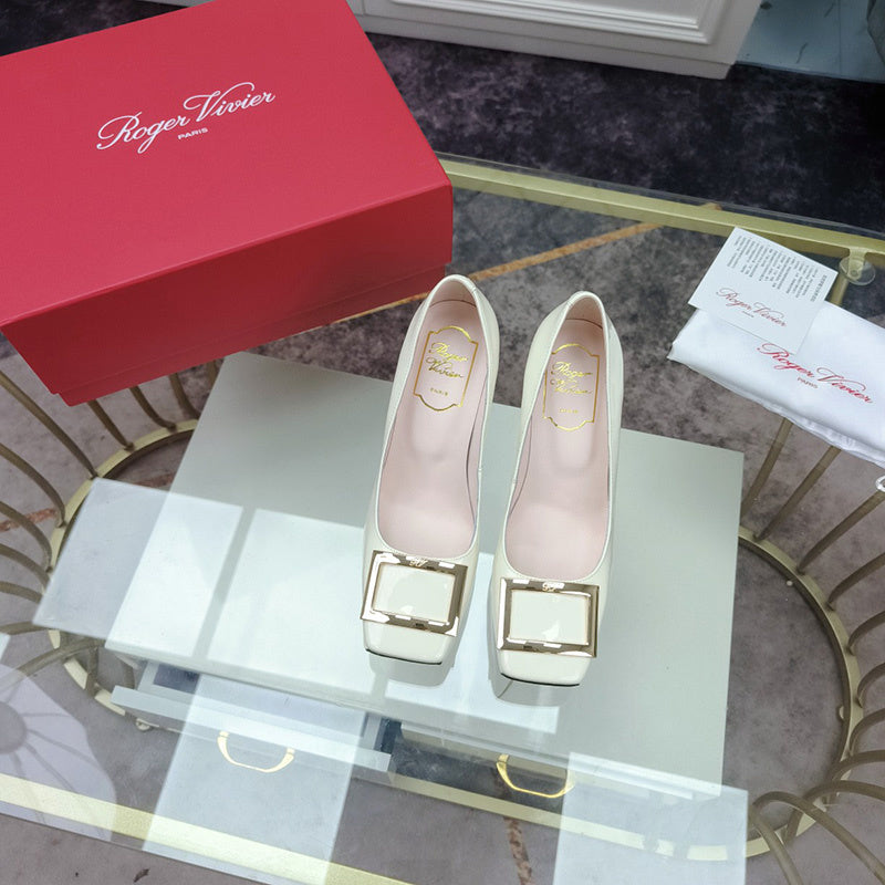 Front view of Roger Vivier luxury piece style No.106