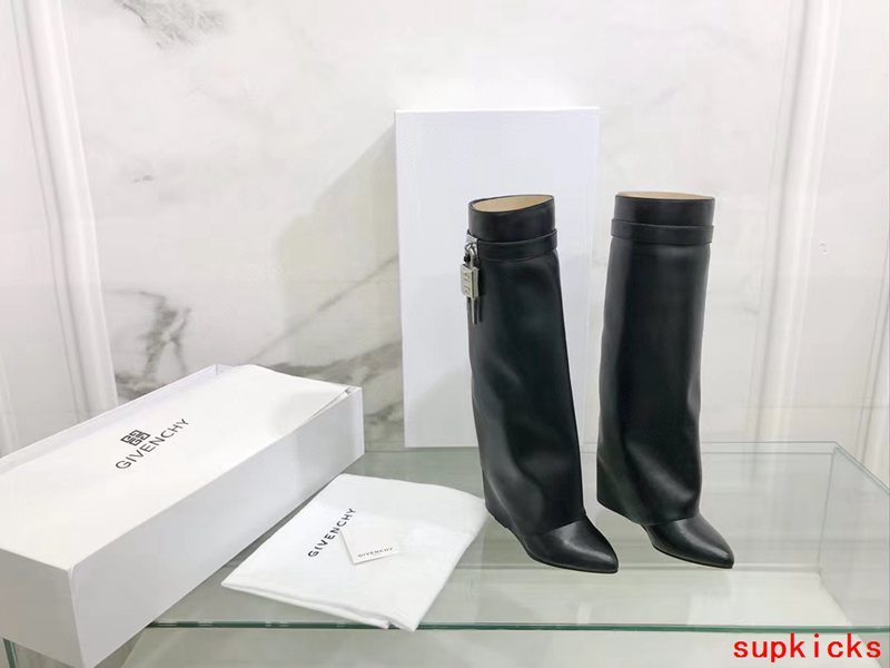 Givenchy shoes Style 117 - angled studio shot