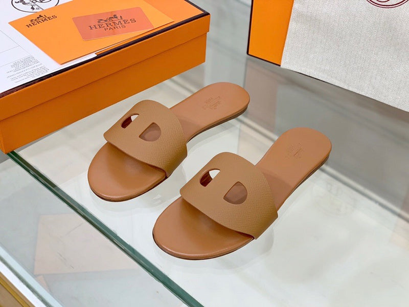 Hermès Nude Classic Ballet Flats - Close-Up Texture View