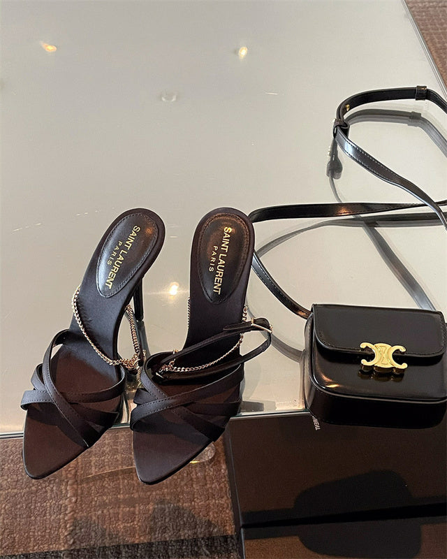 Styling view of Saint Laurent luxury piece style No.081