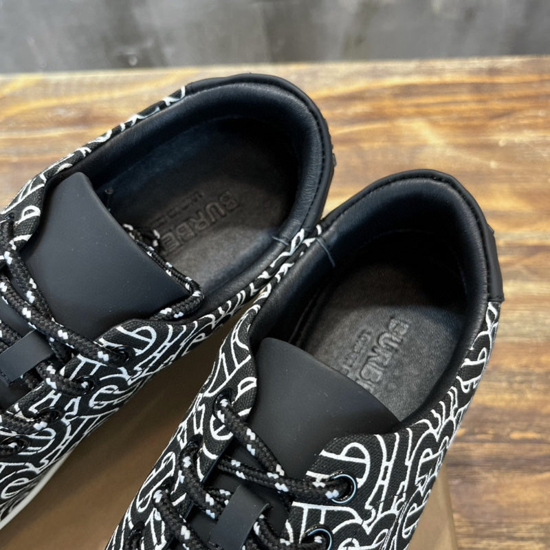 Burberry shoes Style 315 - sole and craftsmanship detail
