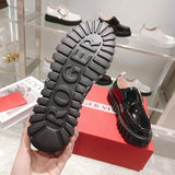 Side profile view of Roger Vivier luxury piece style No.055