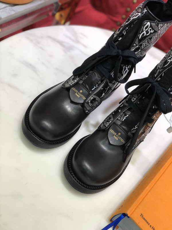 Louis Vuitton Beige Chelsea Boots - Back View