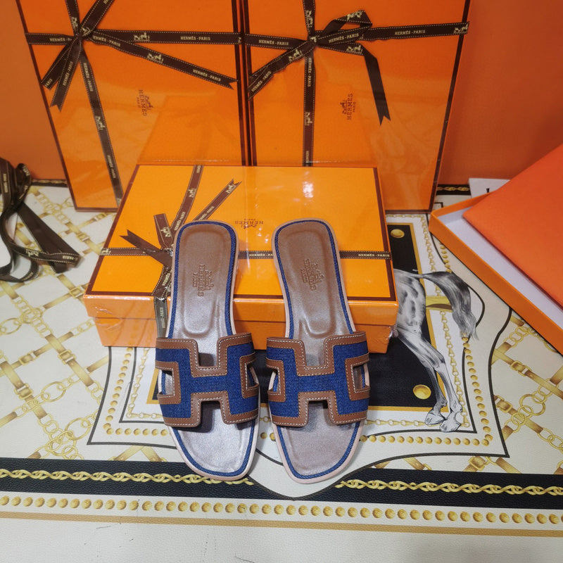 Hermes sandals Style 047 - top view showing design