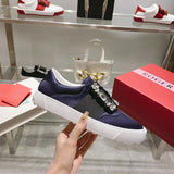 Front view of Roger Vivier luxury piece style No.047