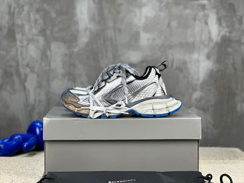 Balenciaga shoes Style 065 - side profile detail