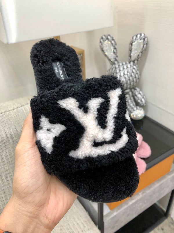 Louis Vuitton shoes Style 353 - interior and comfort detail