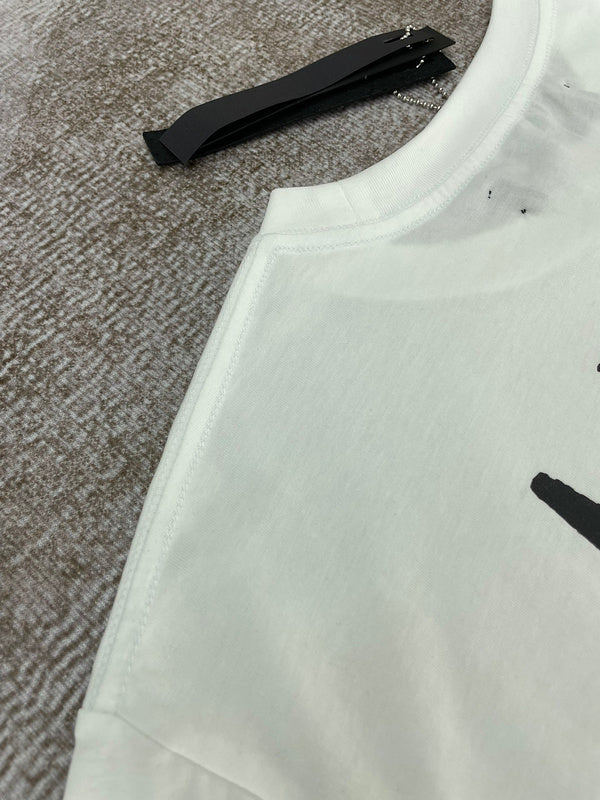 Front view of Amiri luxury piece style No.196