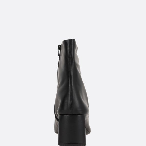 Balenciaga Shoes- BALENCIAGA Elegant Leather Flat Shoes for Women Comfortable Everyday Designer Shoes