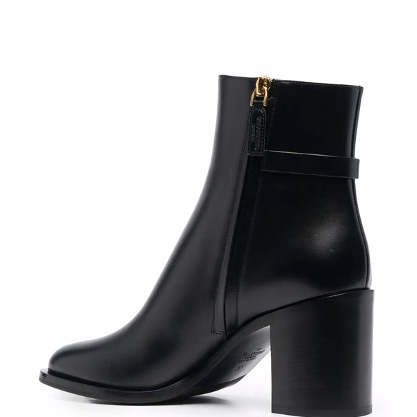 8.06E+12 premium women/shoes/sneakers detail and craftsmanship close-up