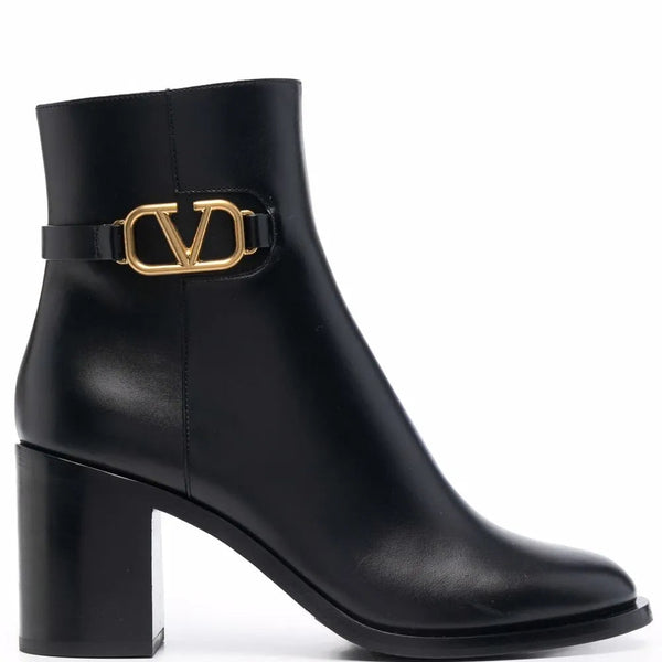 Close-up of 8.06E+12 women/shoes/sneakers hardware and fine stitching