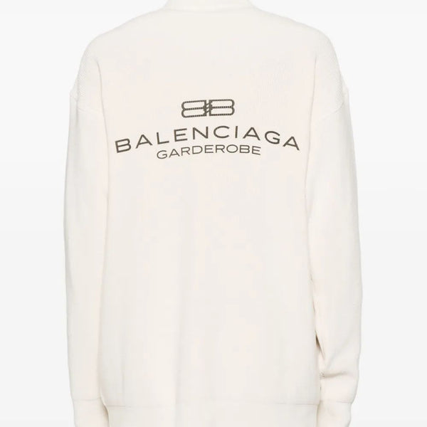 Close-up of Balenciaga jerseys & knitwear hardware and fine stitching