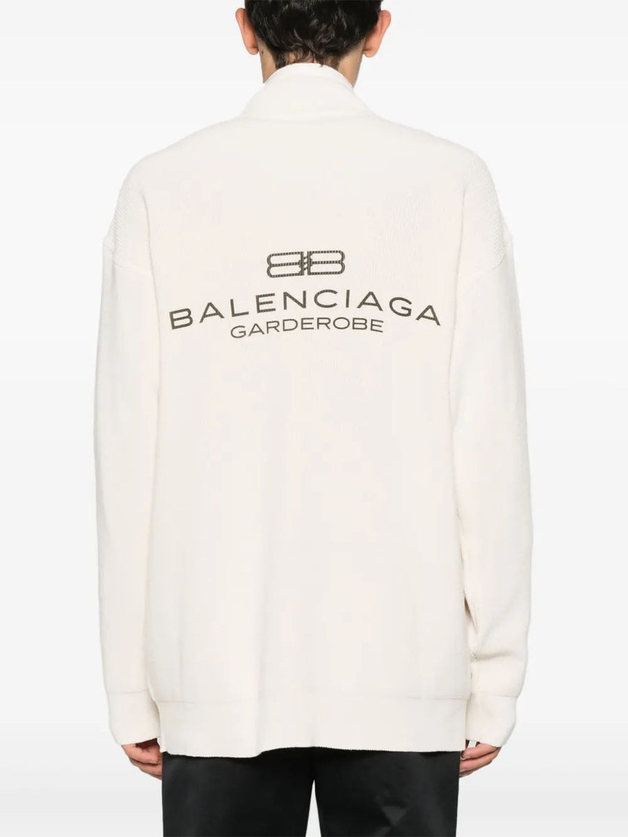Close-up of Balenciaga jerseys & knitwear hardware and fine stitching
