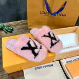 Styling view of Louis Vuitton luxury piece style No.128